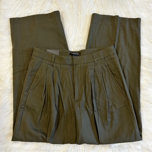 Banana Republic Pants - New Banana Republic Green Flare Pants Size 8